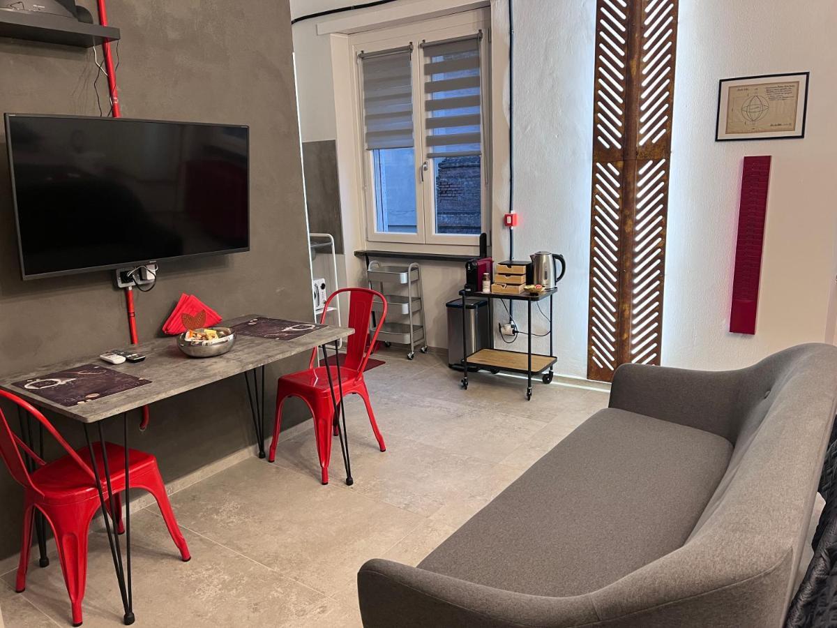 Minardi Apartments แวร์เชลลี ภายนอก รูปภาพ